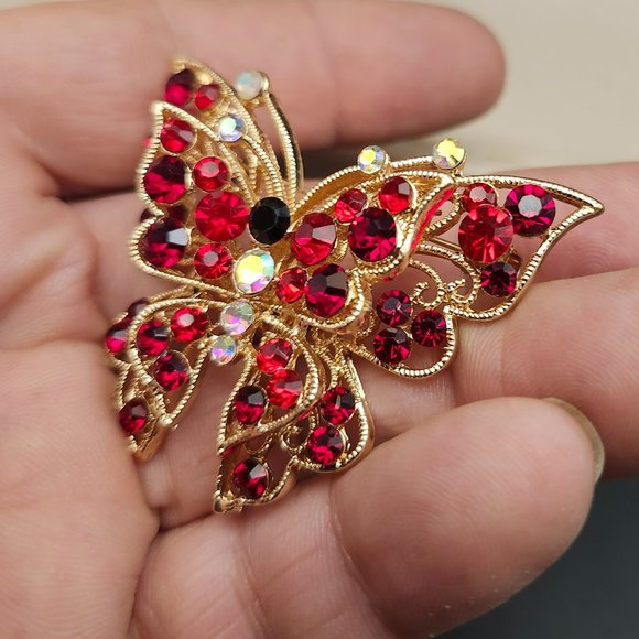 Betsey Johnson Butterfly Pin Brooch Rhinestones Gold Tone NOS Insect - Picture 2 of 5